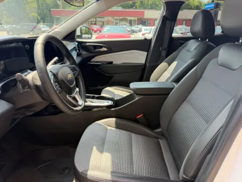 More photos of 2025 Chevrolet Trax LT Sport Utility 4D at Gesner Auto, MA