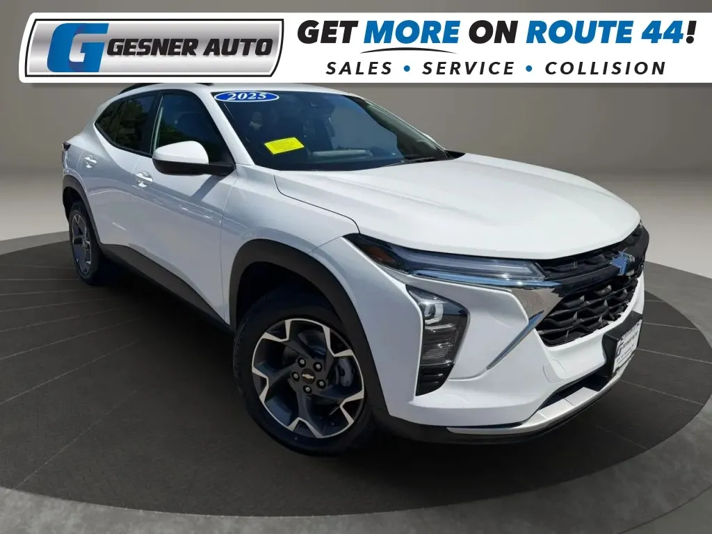 2025 Chevrolet Trax LT Sport Utility 4D