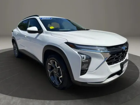 Photos of 2025 Chevrolet Trax LT Sport Utility 4D for sale in Taunton, MA at Gesner Auto