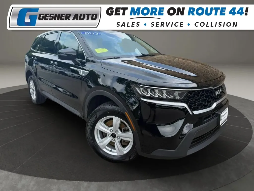2023 Kia Sorento LX Sport Utility 4D