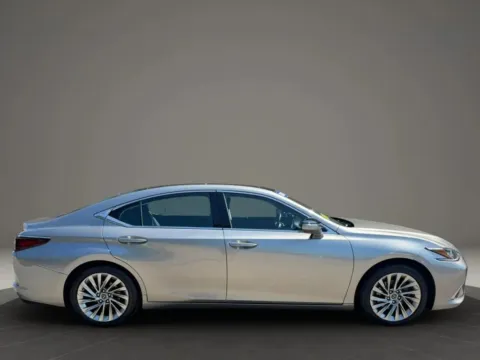 Another view of 2019 Lexus ES 350 Luxury Sedan 4D for sale in Taunton, MA at Gesner Auto