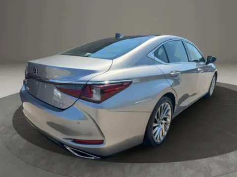 More photos of 2019 Lexus ES 350 Luxury Sedan 4D at Gesner Auto, MA