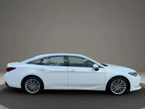 Another view of 2019 Toyota Avalon Limited Sedan 4D for sale in Taunton, MA at Gesner Auto