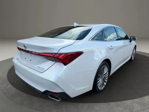 More photos of 2019 Toyota Avalon Limited Sedan 4D at Gesner Auto, MA