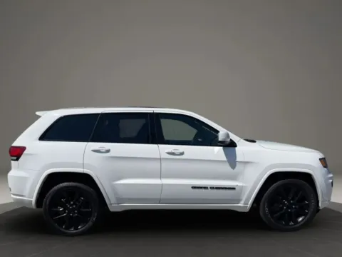 Photos of 2018 Jeep Grand Cherokee Altitude Sport Utility 4D for sale in Taunton, MA at Gesner Auto