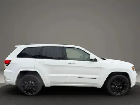 Another view of 2018 Jeep Grand Cherokee Altitude Sport Utility 4D for sale in Taunton, MA at Gesner Auto