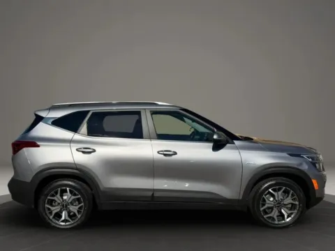 Another view of 2022 Kia Seltos EX Sport Utility 4D for sale in Taunton, MA at Gesner Auto