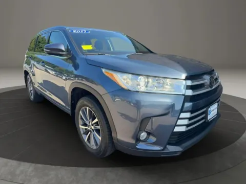 Photos of 2017 Toyota Highlander XLE Sport Utility 4D for sale in Taunton, MA at Gesner Auto