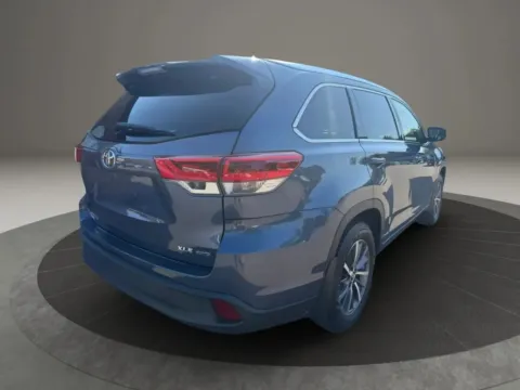 More photos of 2017 Toyota Highlander XLE Sport Utility 4D at Gesner Auto, MA