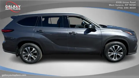 More photos of 2022 Toyota Highlander XLE at Galaxy Auto Place, NY