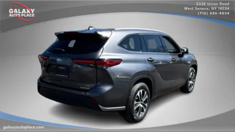 More photos of 2022 Toyota Highlander XLE at Galaxy Auto Place, NY