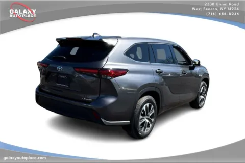 More photos of 2022 Toyota Highlander XLE at Galaxy Auto Place, NY
