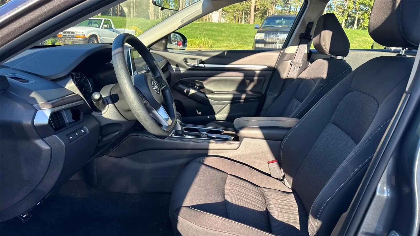 2023 Nissan Altima SV - Photo 10