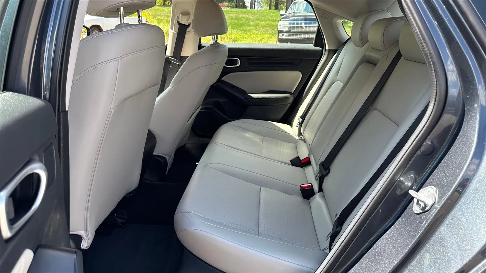 2023 Honda Civic Hatchback EX-L - Photo 11