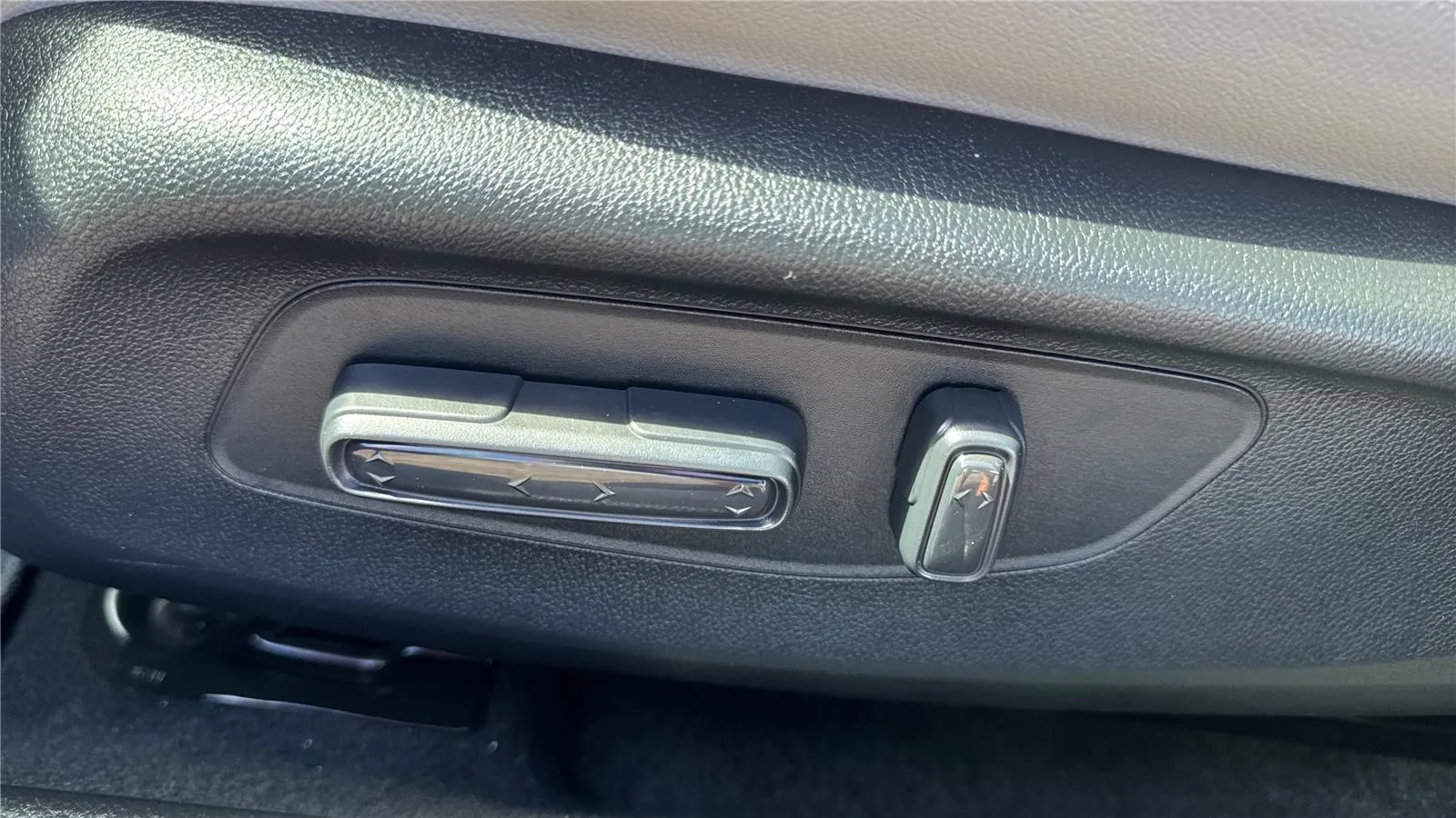 2023 Honda Civic Hatchback EX-L - Photo 19