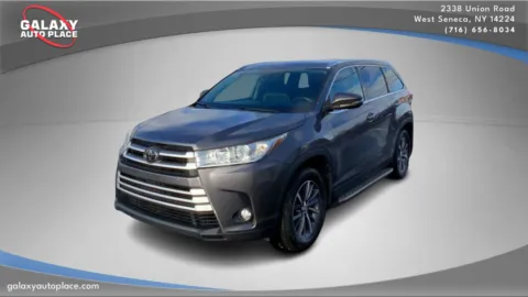 Gray 2019 Toyota Highlander XLE for sale in West Seneca, NY