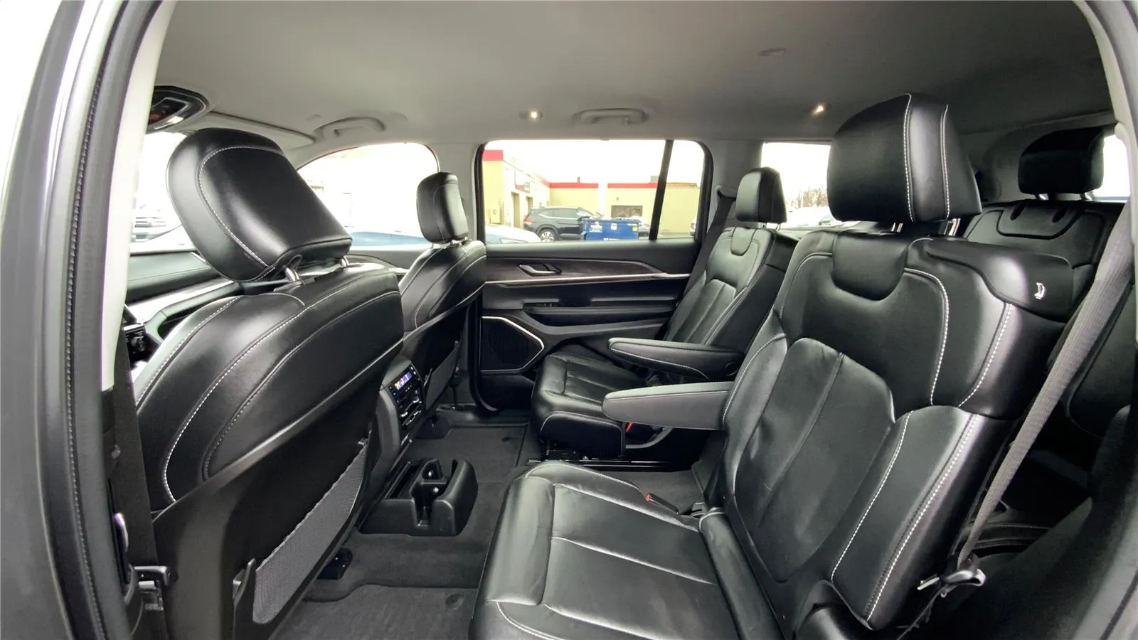 2022 Jeep Grand Cherokee L Limited - Photo 11