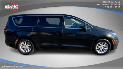 More photos of 2023 Chrysler Pacifica Touring L at Galaxy Auto Place, NY