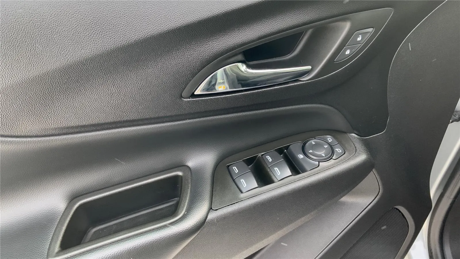 2024 Chevrolet Equinox LT - Photo 21