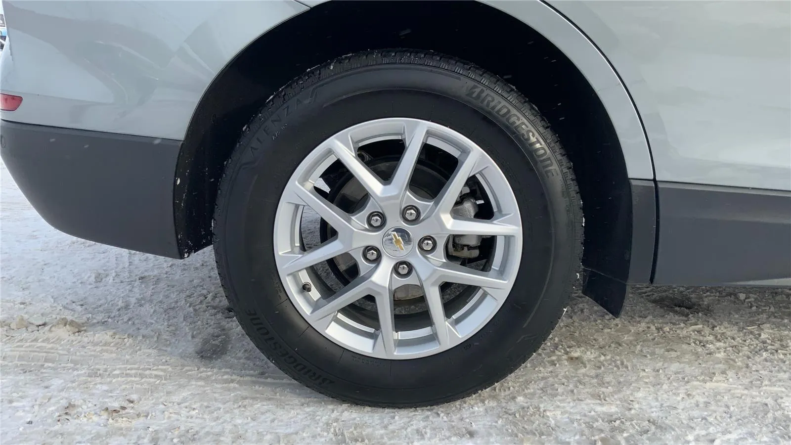 2024 Chevrolet Equinox LT - Photo 28