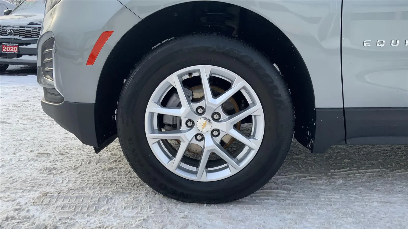 2024 Chevrolet Equinox LT - Photo 30