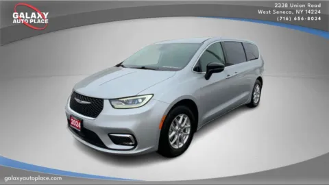 Silver 2024 Chrysler Pacifica Touring L for sale in West Seneca, NY