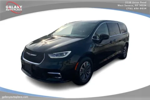 Black 2024 Chrysler Pacifica Hybrid Select for sale in West Seneca, NY