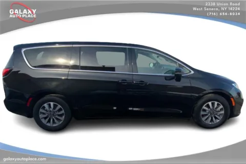 More photos of 2024 Chrysler Pacifica Hybrid Select at Galaxy Auto Place, NY