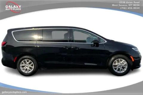 More photos of 2024 Chrysler Pacifica Touring L at Galaxy Auto Place, NY