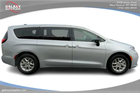 More photos of 2024 Chrysler Pacifica Touring L at Galaxy Auto Place, NY