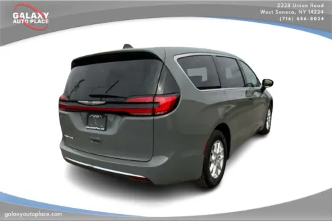 More photos of 2023 Chrysler Pacifica Touring L at Galaxy Auto Place, NY