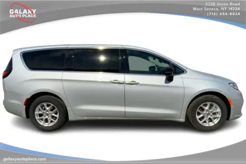 More photos of 2024 Chrysler Pacifica Touring L at Galaxy Auto Place, NY
