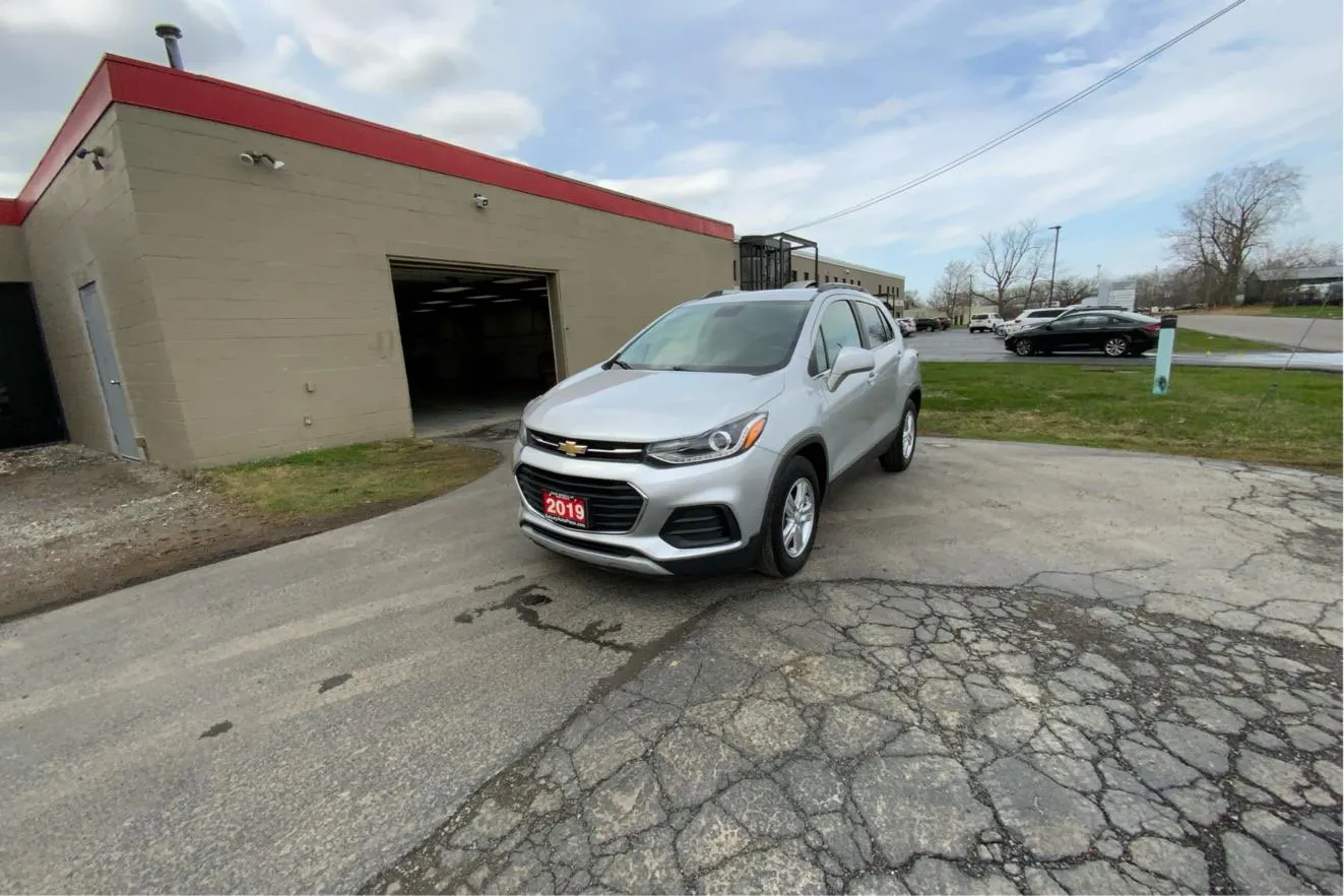 Silver 2019 Chevrolet Trax LT for sale in West Seneca, NY
