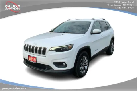 White 2019 Jeep Cherokee Latitude Plus for sale in West Seneca, NY
