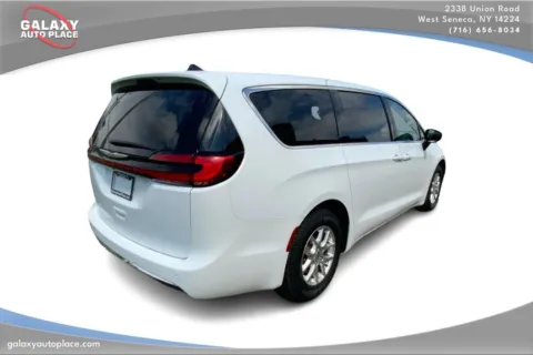 More photos of 2023 Chrysler Pacifica Touring L at Galaxy Auto Place, NY