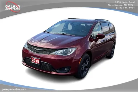 Red 2019 Chrysler Pacifica Touring L for sale in West Seneca, NY