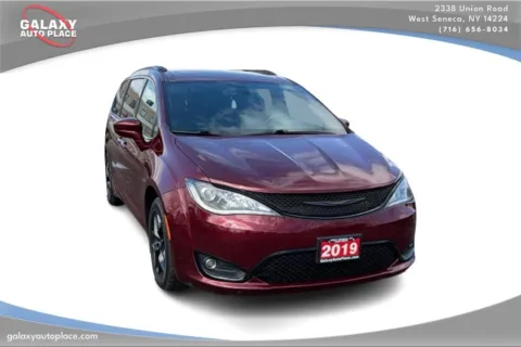 Another view of 2019 Chrysler Pacifica Touring L for sale in West Seneca, NY at Galaxy Auto Place