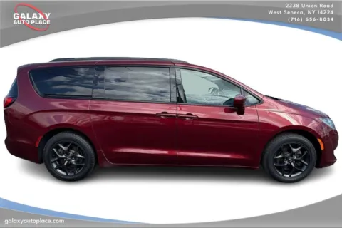 More photos of 2019 Chrysler Pacifica Touring L at Galaxy Auto Place, NY