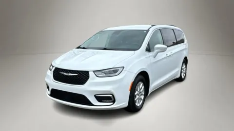 White 2022 Chrysler Pacifica Touring L for sale in West Seneca, NY