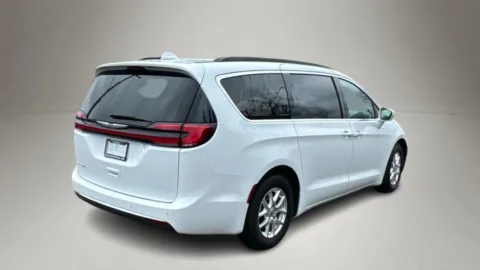 More photos of 2022 Chrysler Pacifica Touring L at Galaxy Auto Place, NY