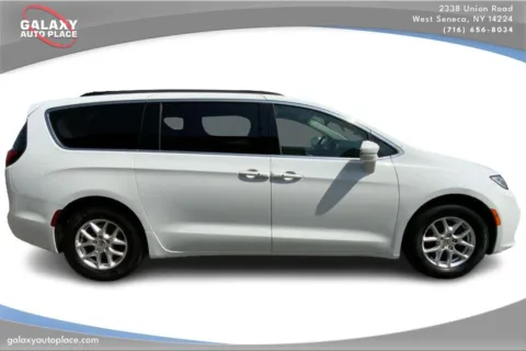 More photos of 2022 Chrysler Pacifica Touring L at Galaxy Auto Place, NY