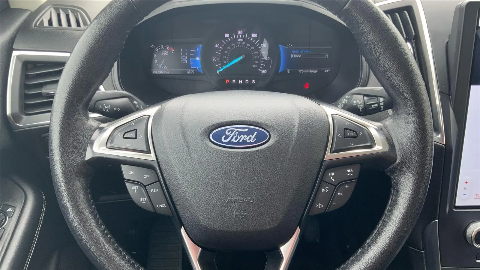 2023 Ford Edge Titanium - Photo 16