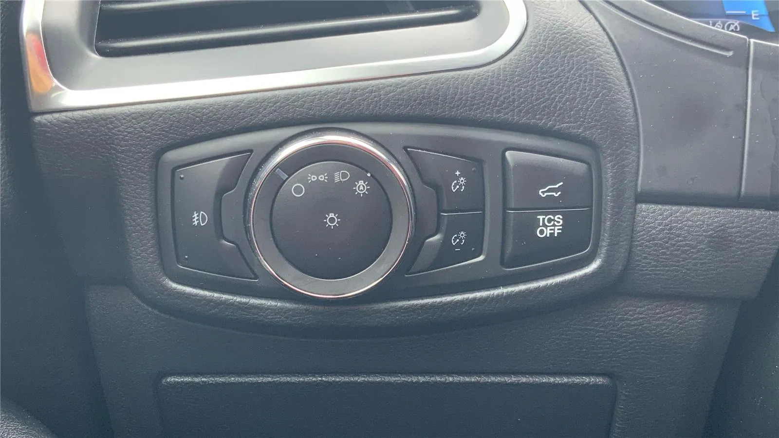 2023 Ford Edge Titanium - Photo 17