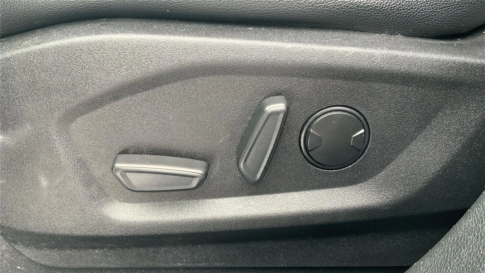 2023 Ford Edge Titanium - Photo 19