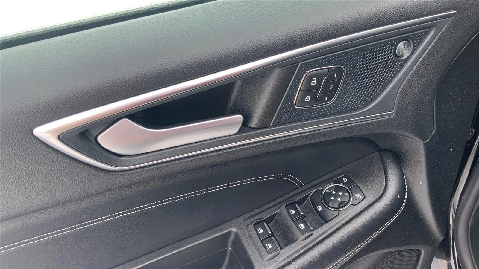 2023 Ford Edge Titanium - Photo 21
