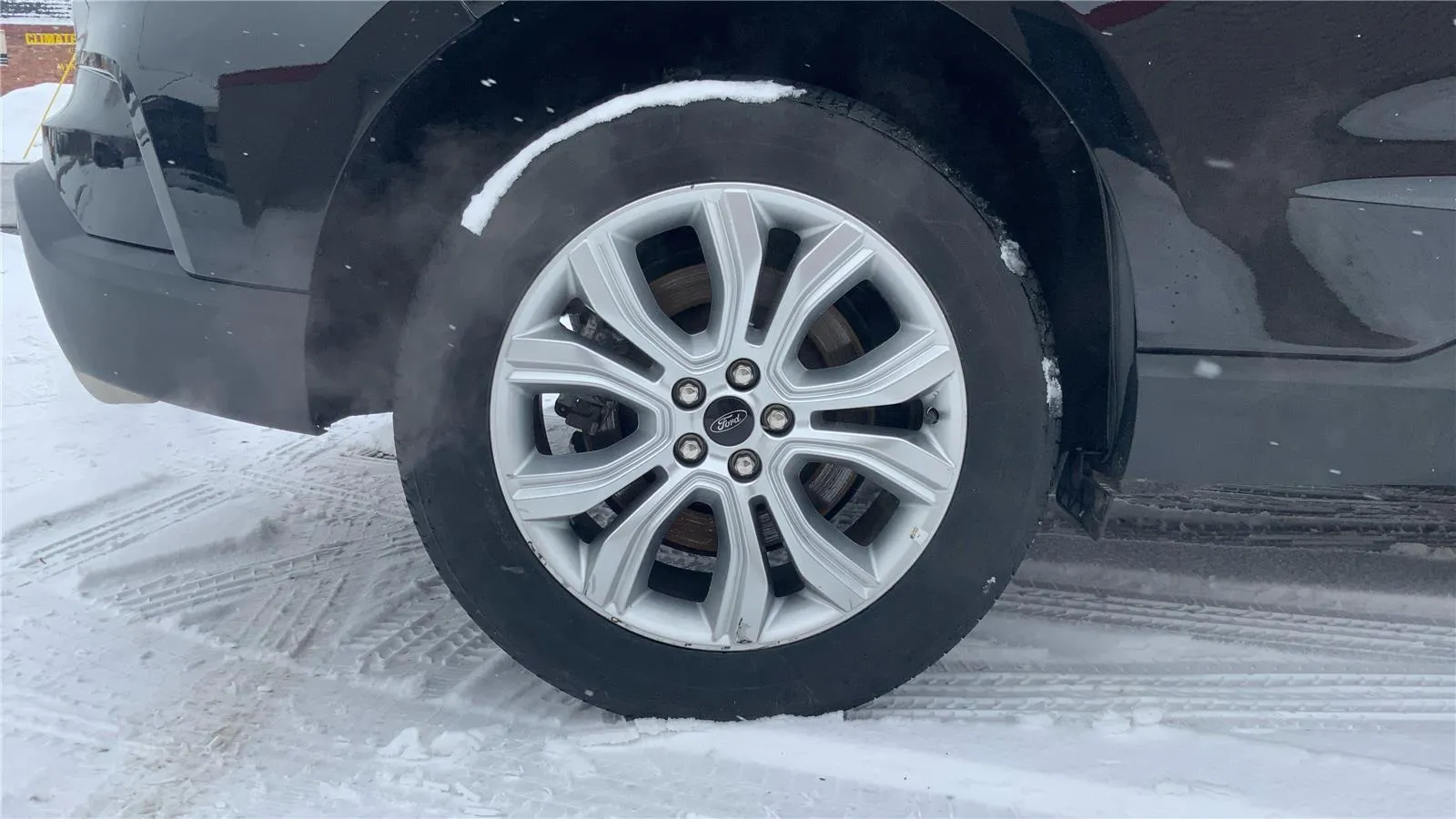 2023 Ford Edge Titanium - Photo 28