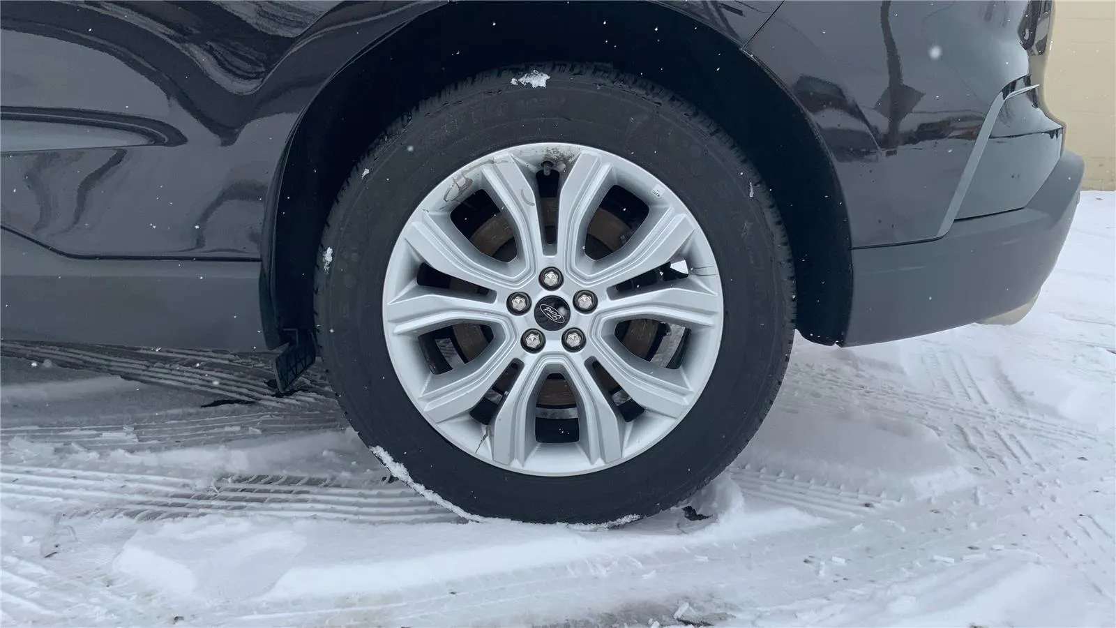 2023 Ford Edge Titanium - Photo 29