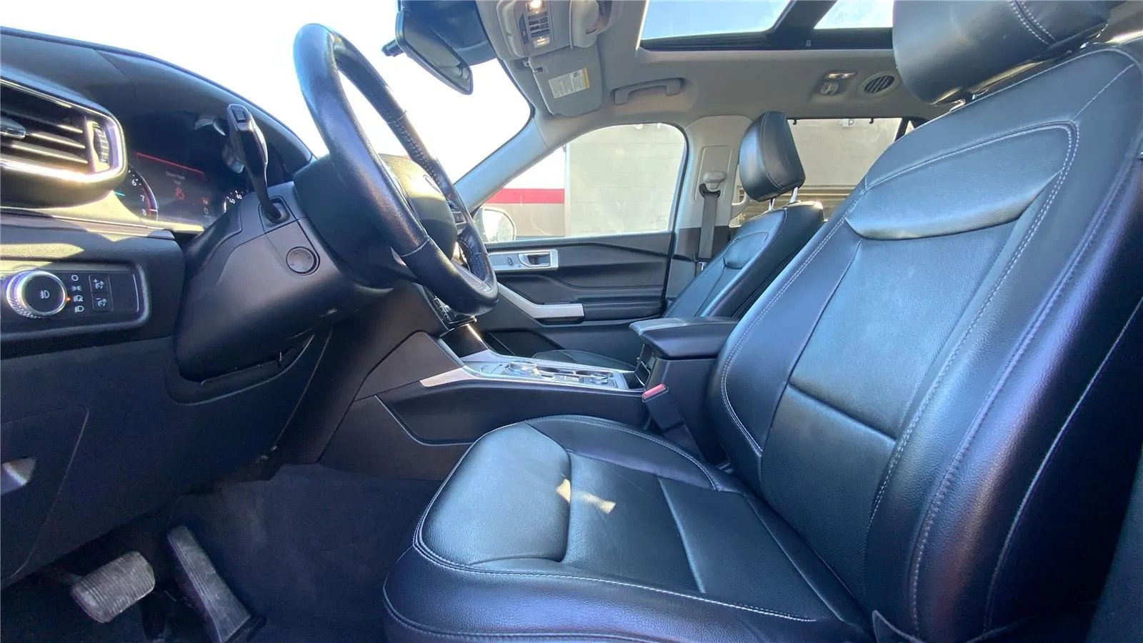 2022 Ford Explorer Limited - Photo 10