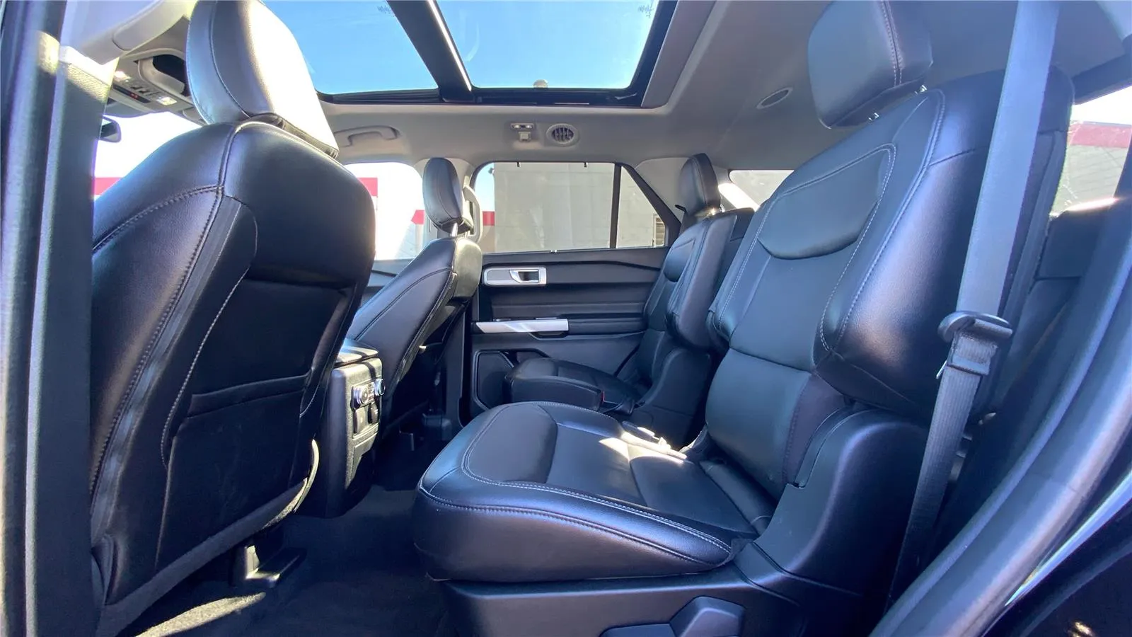 2022 Ford Explorer Limited - Photo 11