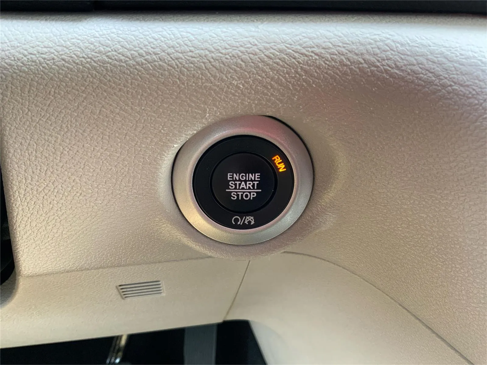 2024 Chrysler Pacifica Touring L - Photo 35